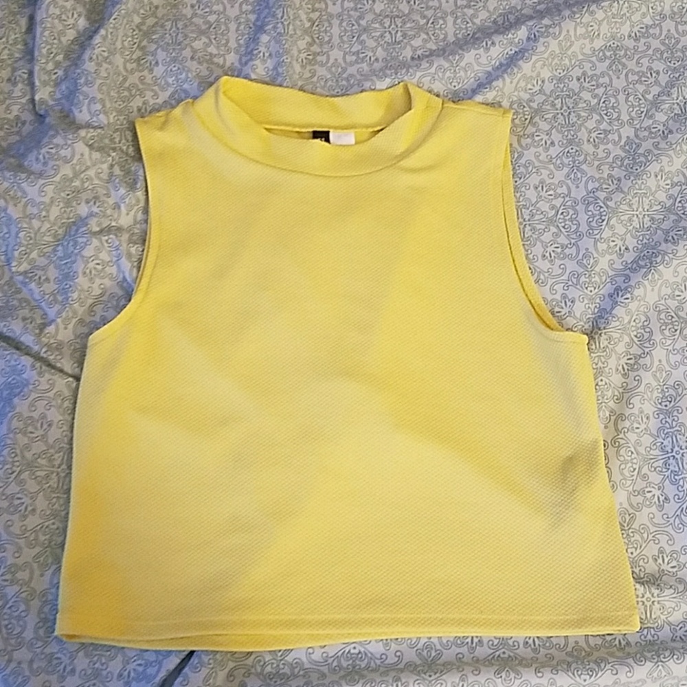 Adorable yellow crop top